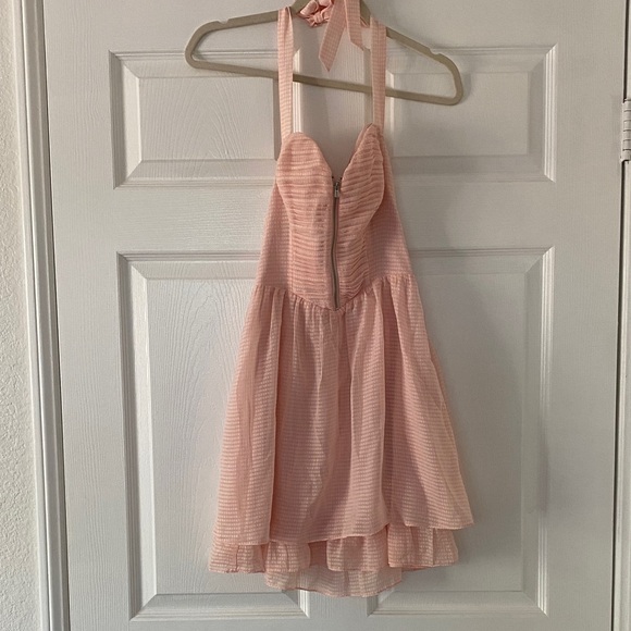 Guess pink flirty mini dress - Picture 2 of 7